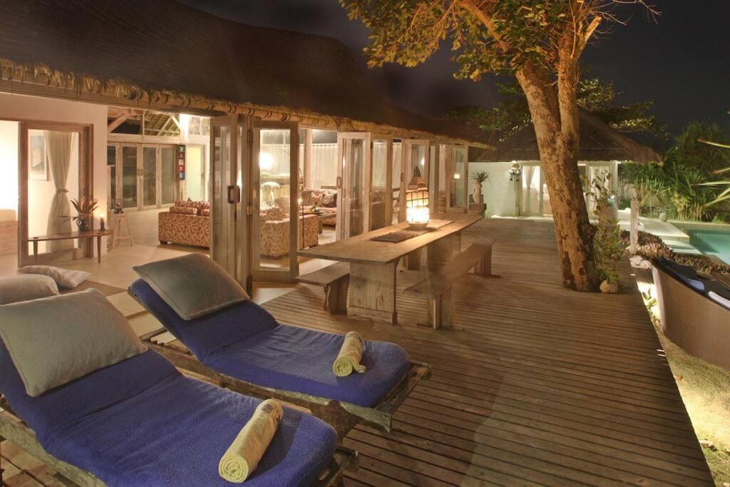 Villa Lumba Lumba - Oceanfront & Spectacular View! Lembongan Eksteriør bilde