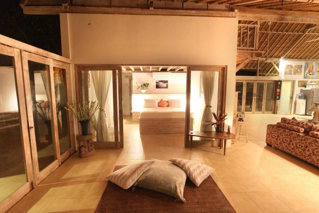Villa Lumba Lumba - Oceanfront & Spectacular View! Lembongan Eksteriør bilde